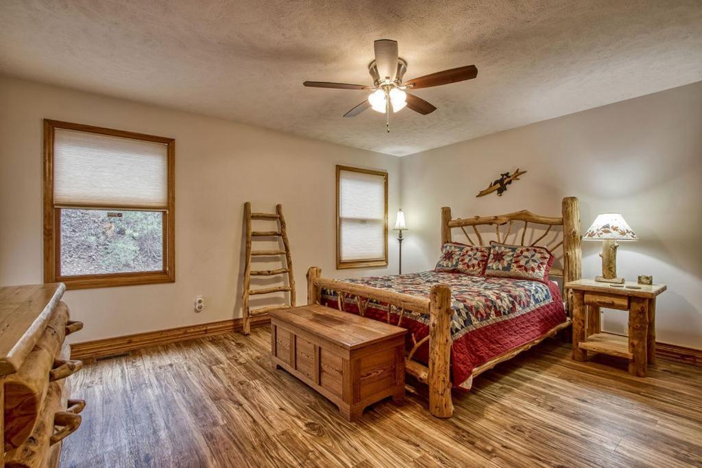 The Nuthouse Ii, Pool Table, Wifi, 1089 Free Tickets Each Paid Day, Dollywood And More Sevierville Extérieur photo